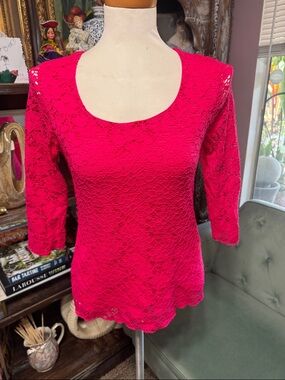Women's Fuchsia Lace Scoop-Neck Blouse